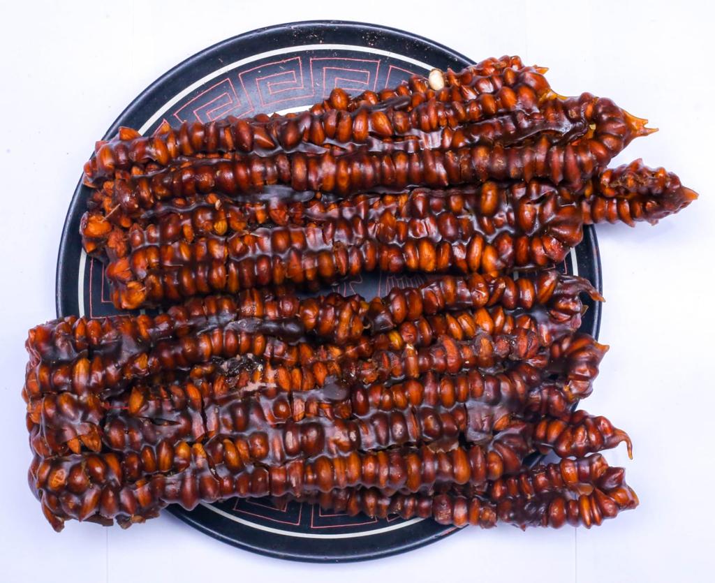 Walnut Kilao (Mulberry/Grape pulp with walnut kernels)