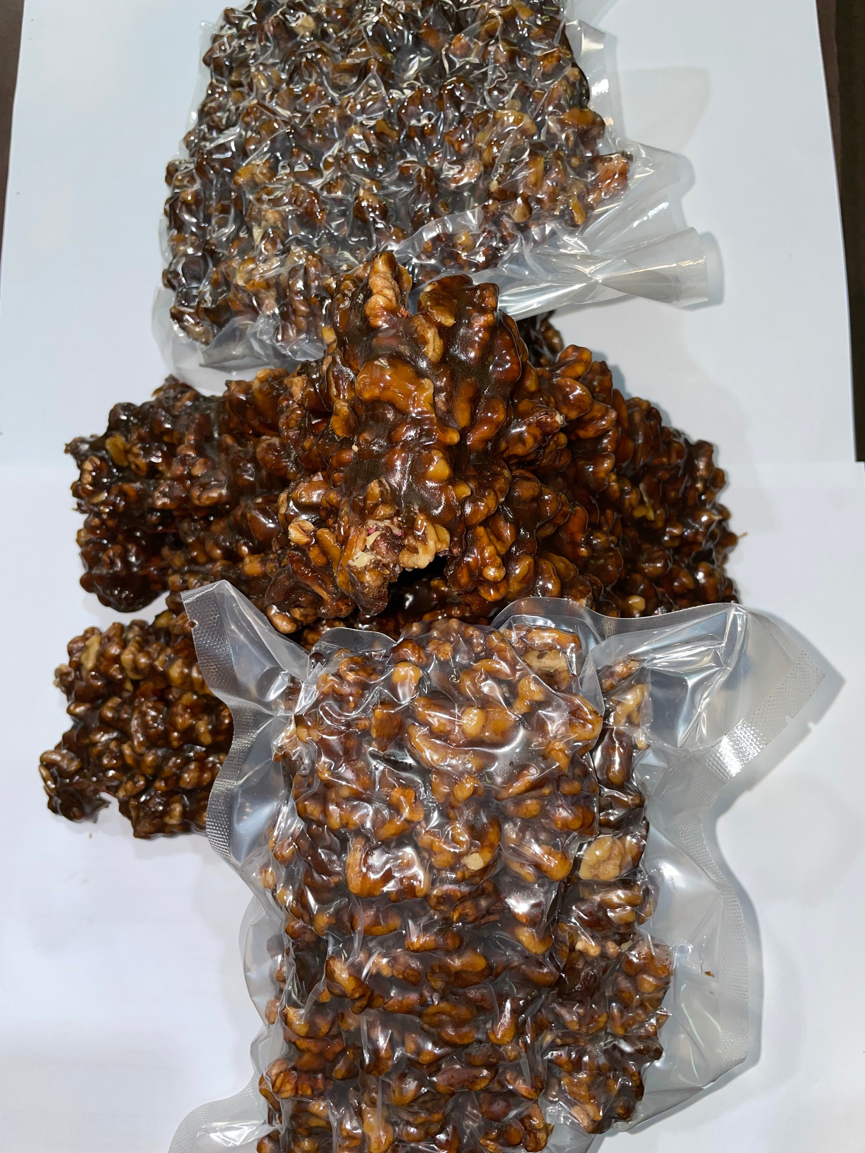 Walnut Kilao (Mulberry/Grape pulp with walnut kernels)