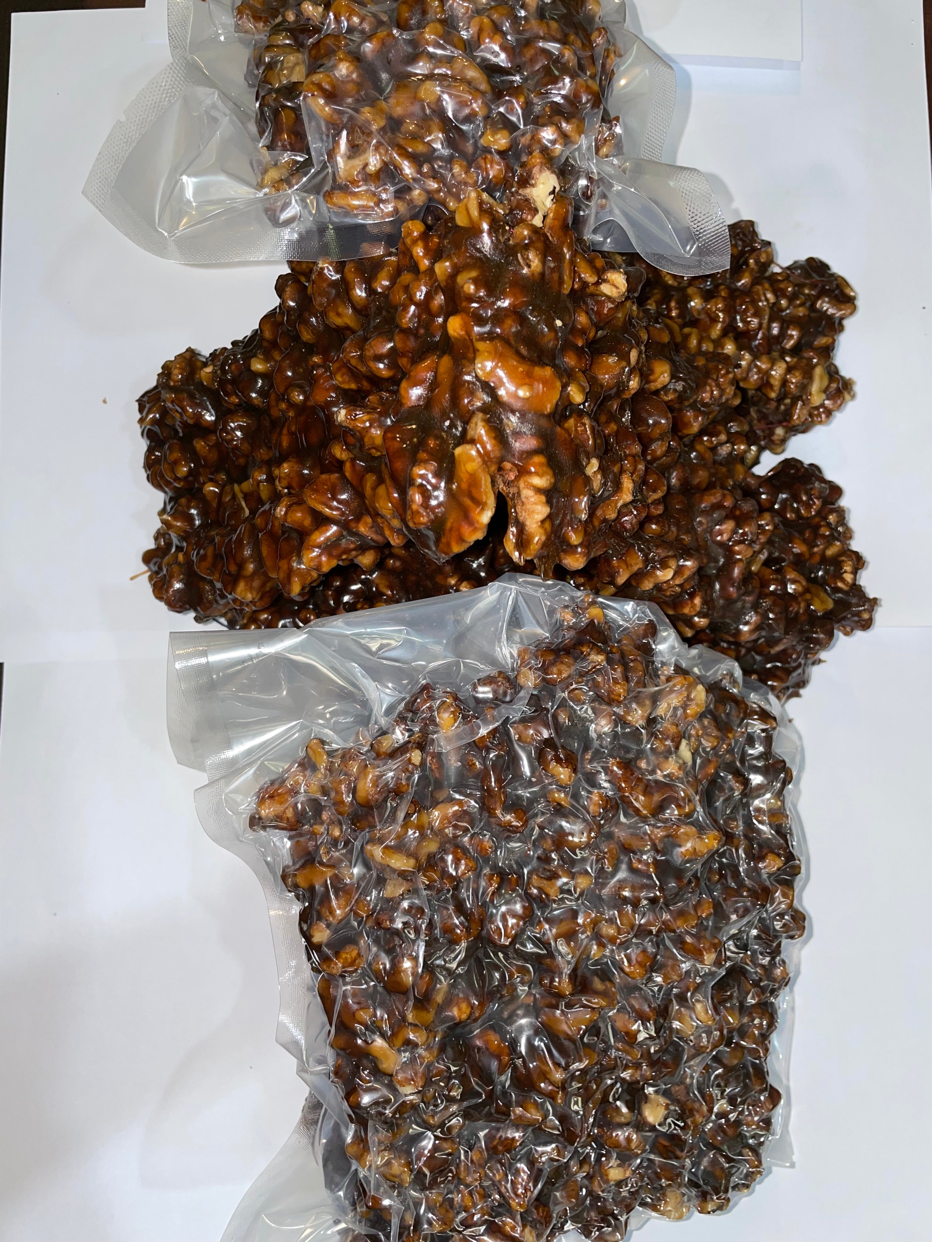 Walnut Kilao (Mulberry/Grape pulp with walnut kernels)